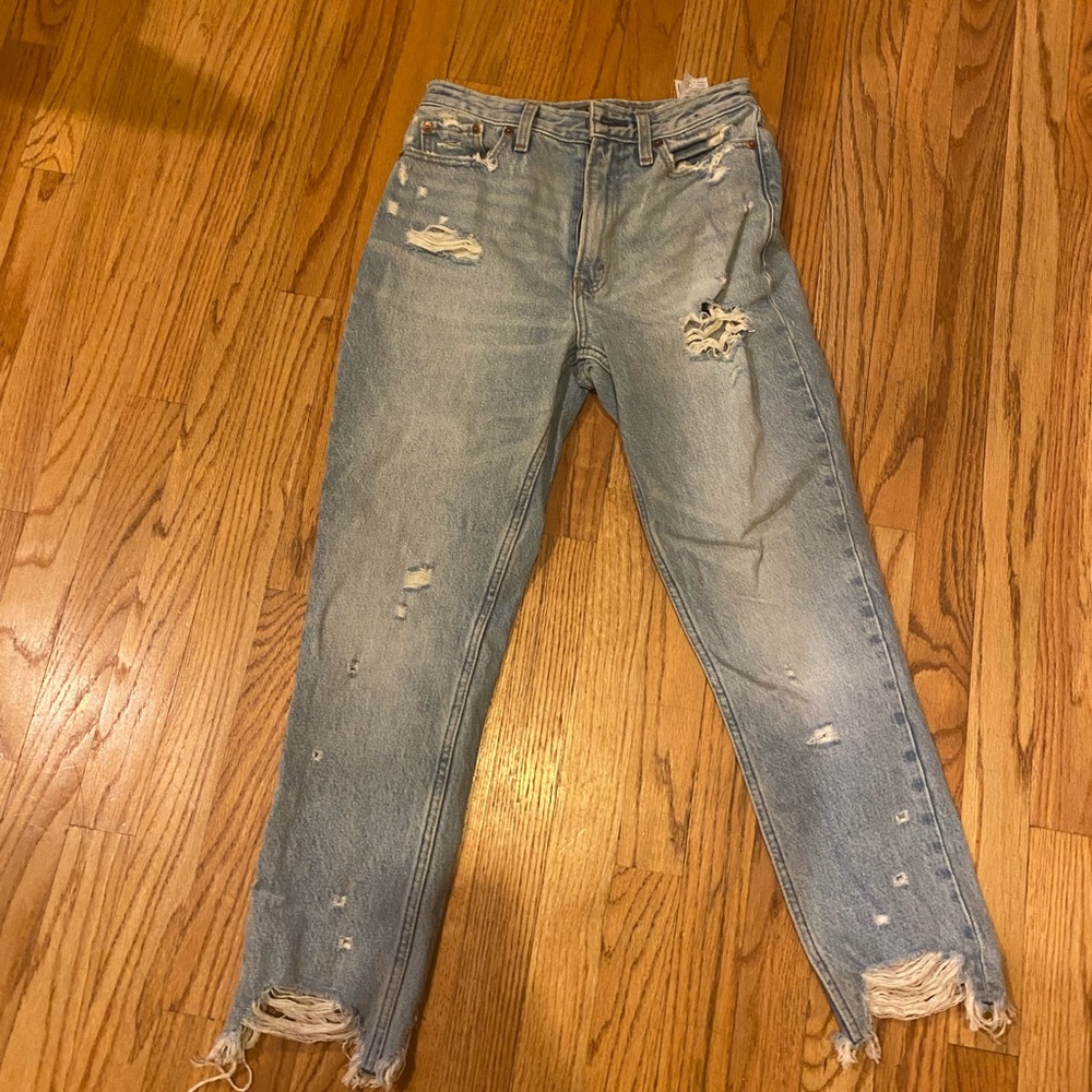 Abercrombie and Fitch mom jeans, size 25- never worn!